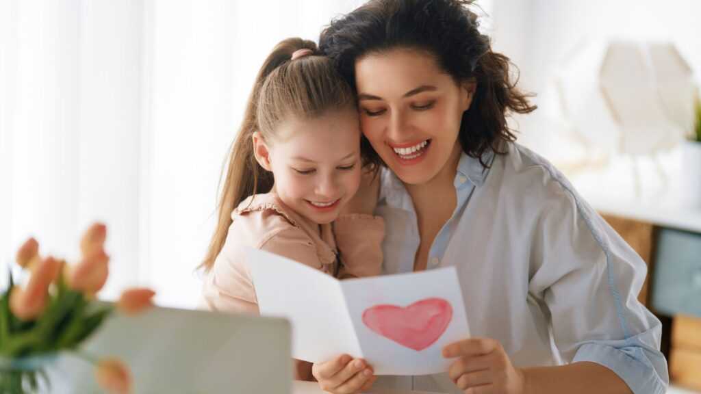 Supporting Working Moms in Canada